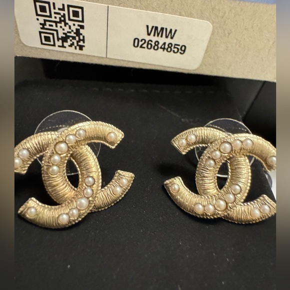 Chanel Gold CC Pear Studs - Picture 3 of 10